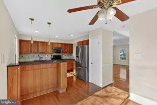 7701 Solomon Seal Dr, Springfield, VA 22152 - Photo 15