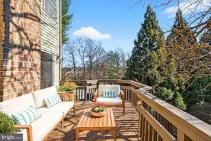 7701 Solomon Seal Dr, Springfield, VA 22152 - Photo 11