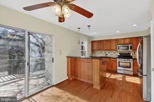 7701 Solomon Seal Dr, Springfield, VA 22152 - Photo 33