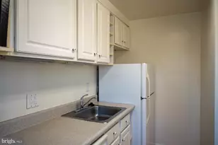 6612 Wakefield Dr E, Alexandria, VA 22307 - Photo 11