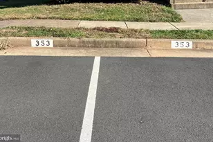 3350 Oakshade Ct, Fairfax, VA 22033 - Photo 3