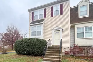 3350 Oakshade Ct, Fairfax, VA 22033 - Photo 1