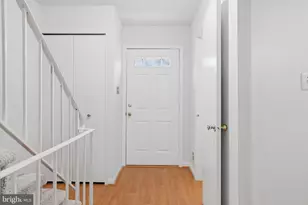 7923 Pebble Brook Ct, Springfield, VA 22153 - Photo 3