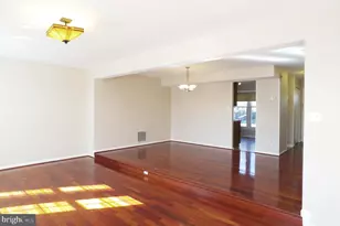 4492 Ruggles Ct, Annandale, VA 22003 - Photo 5