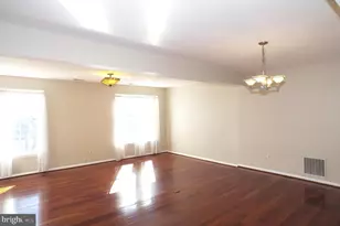 4492 Ruggles Ct, Annandale, VA 22003 - Photo 3