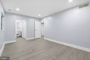 9713 Kings Crown Ct, Fairfax, VA 22031 - Photo 17