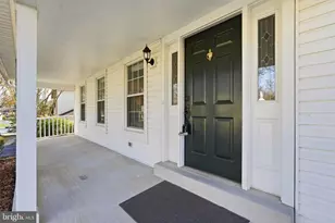 12227 Ox Hill Rd, Fairfax, VA 22033 - Photo 3