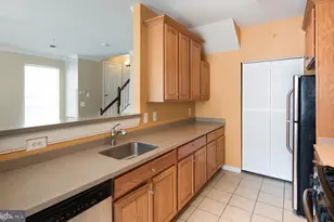 13056 Marcey Creek Rd, Herndon, VA 20171 - Photo 9