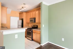 13056 Marcey Creek Rd, Herndon, VA 20171 - Photo 7