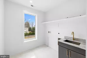 719 Meadow Ln SW, Vienna, VA 22180 - Photo 45