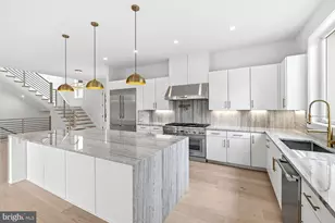 719 Meadow Ln SW, Vienna, VA 22180 - Photo 15