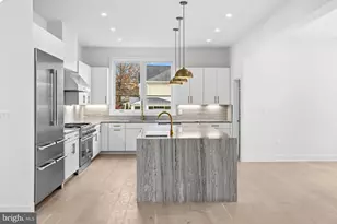 719 Meadow Ln SW, Vienna, VA 22180 - Photo 5