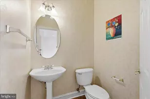 2682 Logan Wood Dr, Herndon, VA 20171 - Photo 9