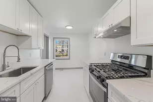 14811 Palmerston Square, Centreville, VA 20120 - Photo 13