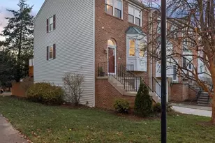 12325 Field Lark Ct, Fairfax, VA 22033 - Photo 11