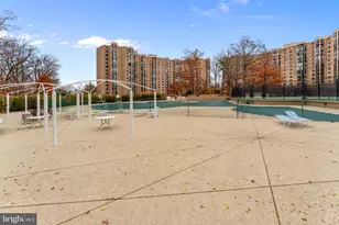 5901 Mt Eagle Dr, Alexandria, VA 22303 - Photo 25