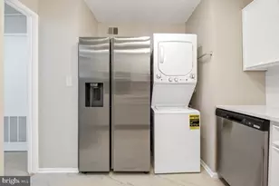 5902 Mt Eagle Dr, Alexandria, VA 22303 - Photo 15