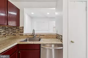 8703 Village Green Ct, Alexandria, VA 22309 - Photo 19