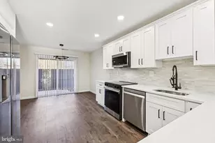 2015 Wethersfield Ct, Reston, VA 20191 - Photo 3