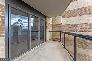 8360 Greensboro Dr, McLean, VA 22102 - Photo 25