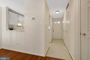 11200 Silentwood Ln, Reston, VA 20191 - Photo 7