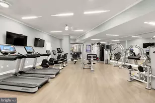 9555 Saintsbury Dr, Fairfax, VA 22031 - Photo 35