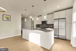 9555 Saintsbury Dr, Fairfax, VA 22031 - Photo 9