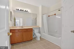 4142 Fountainside Ln, Fairfax, VA 22030 - Photo 13