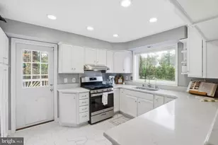 6539 Oakwood Dr, Falls Church, VA 22041 - Photo 13