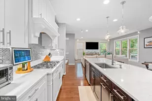 9091 Bear Branch Pl, Fairfax, VA 22031 - Photo 19