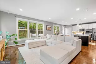 9091 Bear Branch Pl, Fairfax, VA 22031 - Photo 11