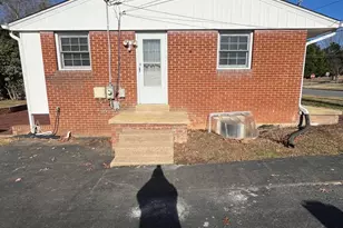 401 Moorefield Rd SW, Vienna, VA 22180 - Photo 7