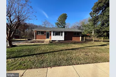 401 Moorefield Road SW, Vienna, VA 22180 - Photo 1