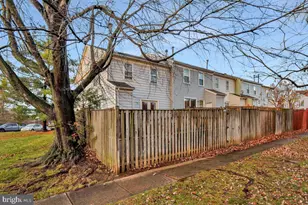 7865 Parthian Ct, Springfield, VA 22153 - Photo 37