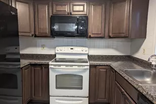 9119 Aspenpark Ct, Lorton, VA 22079 - Photo 3