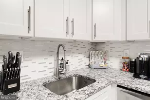 9728 Kingsbridge Dr, Fairfax, VA 22031 - Photo 15