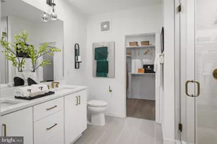 4753 Sully Pt Ln, Chantilly, VA 20151 - Photo 3