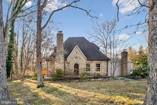 6022 Valley View Dr, Alexandria, VA 22310 - Photo 1