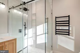 5921 Chesterbrook Rd, McLean, VA 22101 - Photo 39