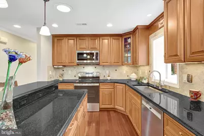 5300 Summit Drive, Fairfax, VA 22030 - Photo 9