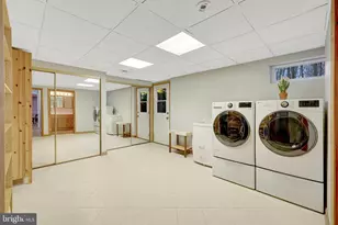 5300 Summit Dr, Fairfax, VA 22030 - Photo 21