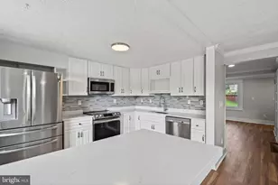 8336 Claremont Woods Dr, Alexandria, VA 22309 - Photo 5