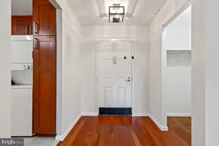 5904 Mt Eagle Dr, Alexandria, VA 22303 - Photo 5