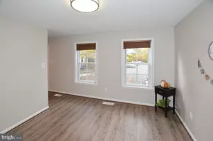 8323 Stationhouse Ct, Lorton, VA 22079 - Photo 5