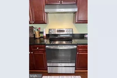 7684 Green Garland Drive, Springfield, VA 22153 - Photo 11