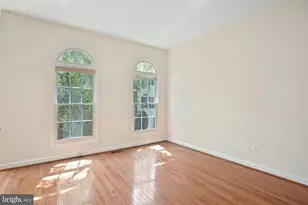 1614 Leeds Castle Dr, Vienna, VA 22182 - Photo 25