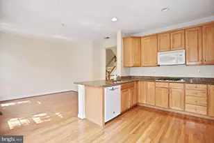 1614 Leeds Castle Dr, Vienna, VA 22182 - Photo 29