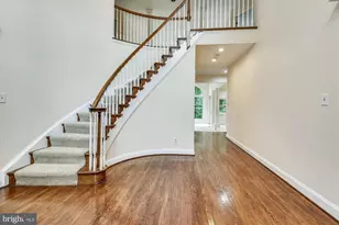 9715 Middleton Ridge Rd, Vienna, VA 22182 - Photo 3