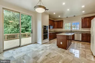 9715 Middleton Ridge Rd, Vienna, VA 22182 - Photo 7