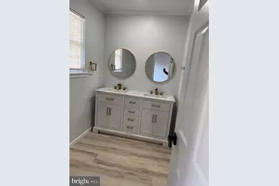 5623 Glenwood Mews Drive, Alexandria, VA 22315 - Photo 13